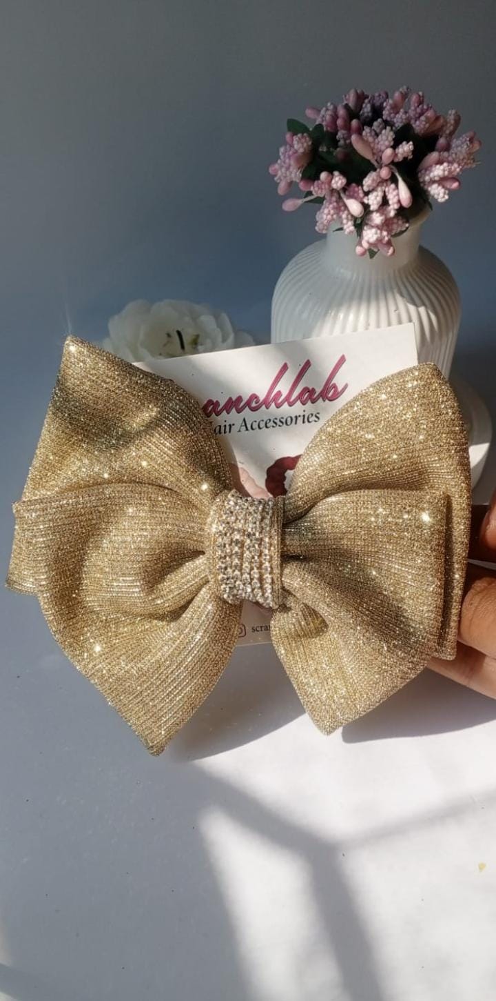 Scranchlab Aurora Gold Bow - lifestyle shot 3
